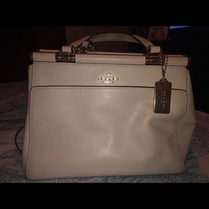 Coach offwhite/beige purse